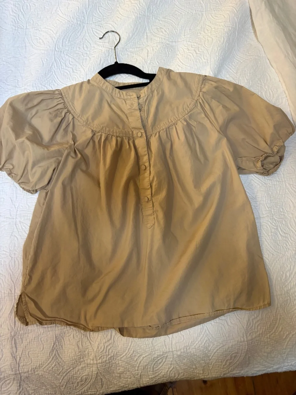 Women’s JCrew blouse tan/khaki Sz S
